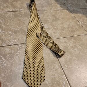 Gasparo Men's Luxury Yellow Silk Tie.